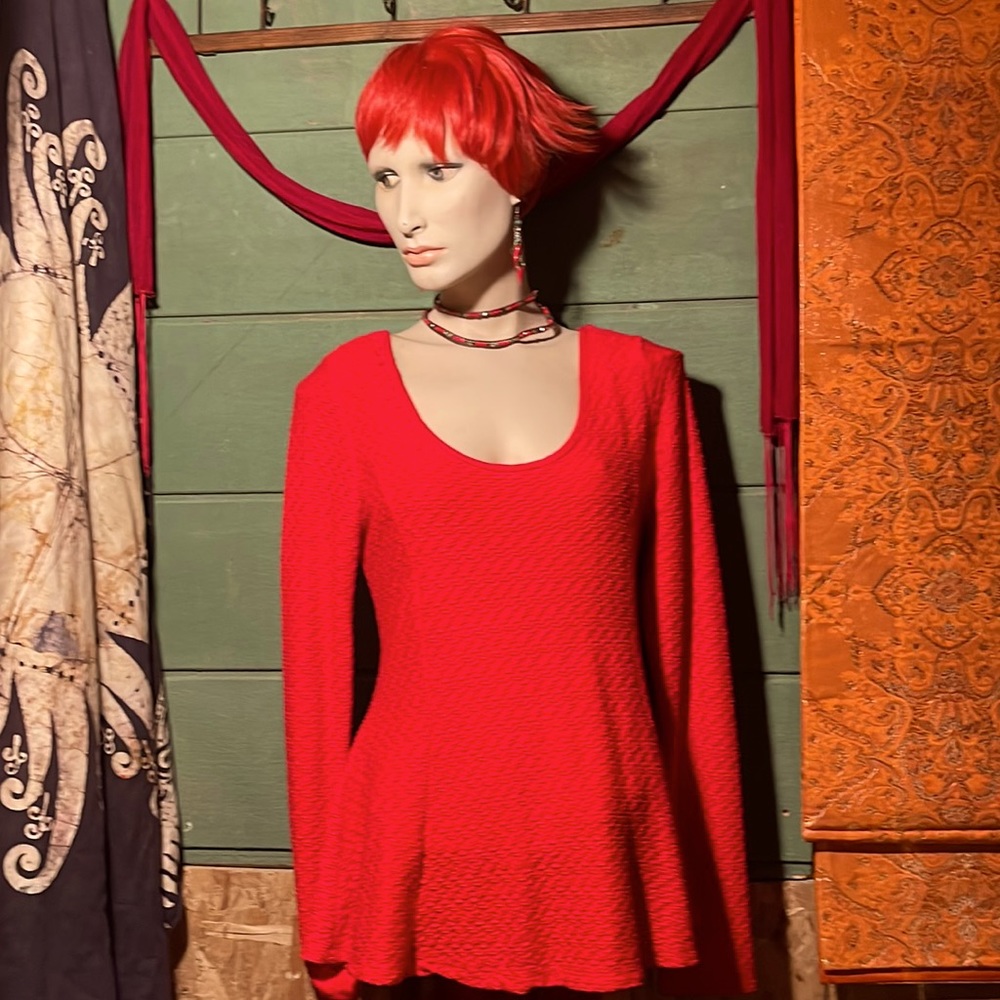 Youarenotalone casual high-low hem style red dress/shirt with leggings.
